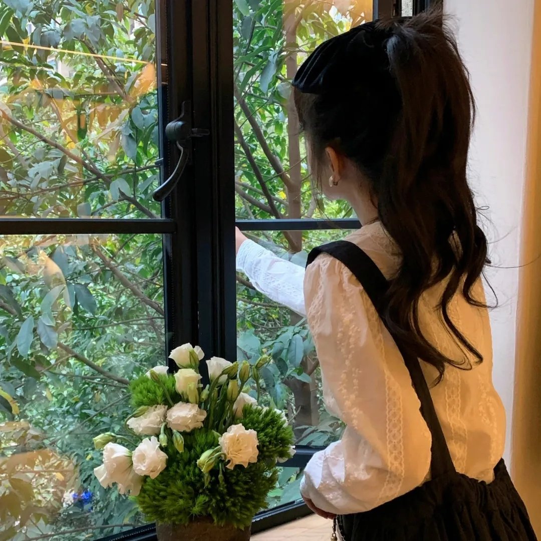 你对她下蛊？她可是苗疆圣女